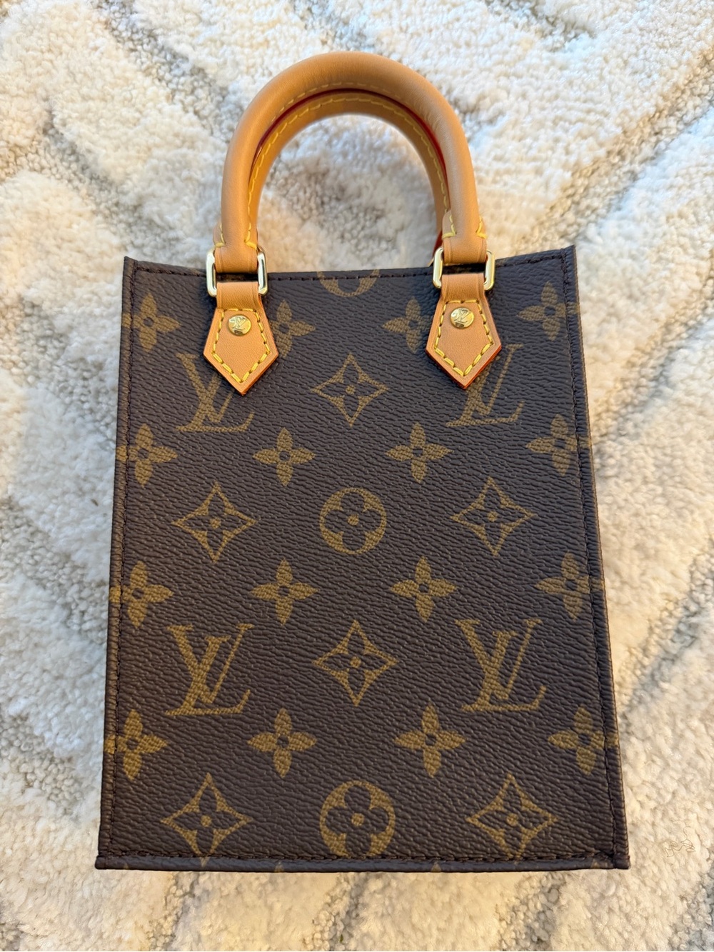 SOLD 🤗 Louis Vuitton Monogram Petit Sac Plat - Picture 9 of 10
